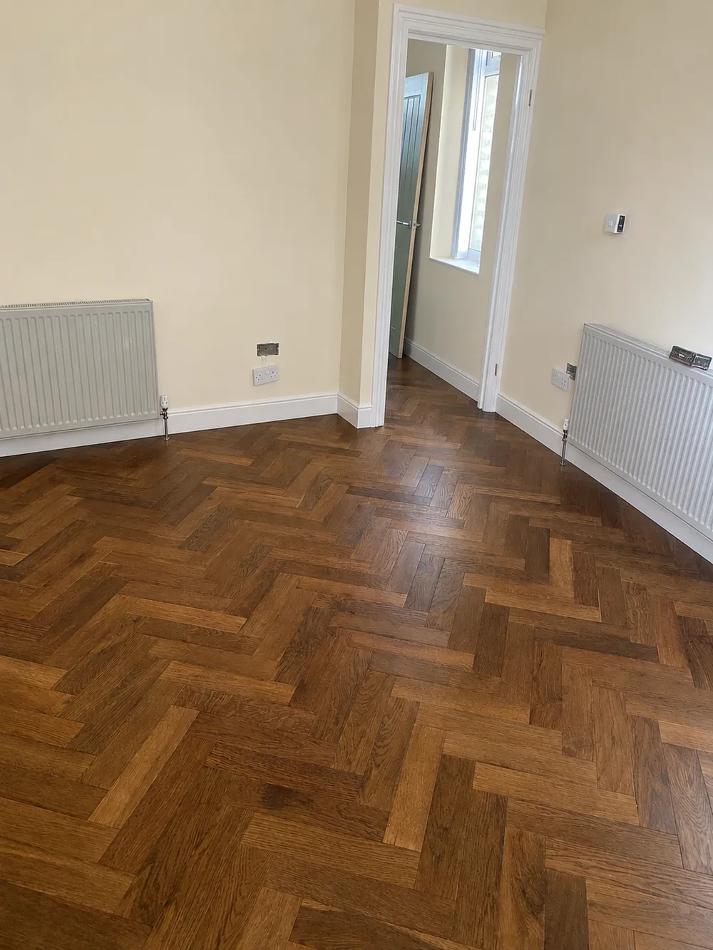 Oak parquet in herringbone