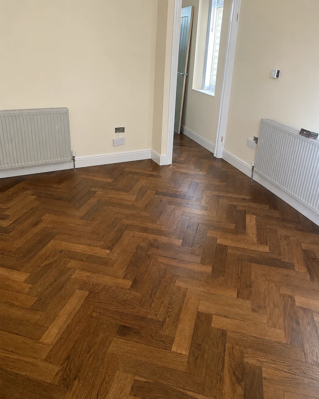 Oak parquet laid in herringbone